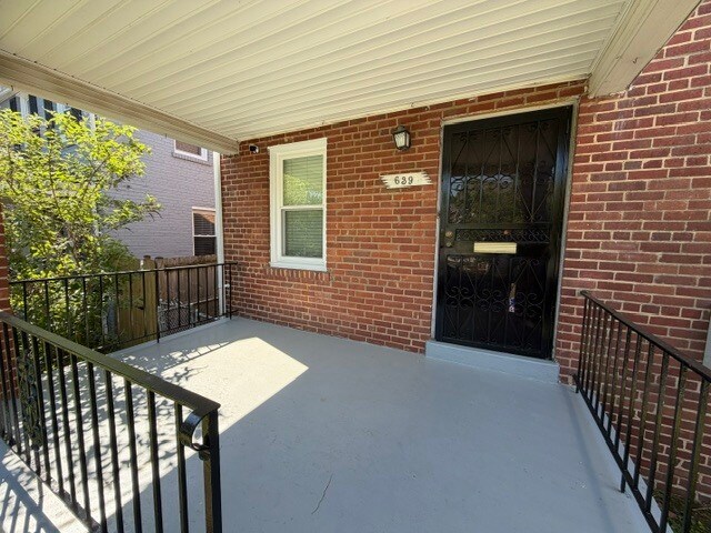 Foto del edificio - 639 Emerson St NE