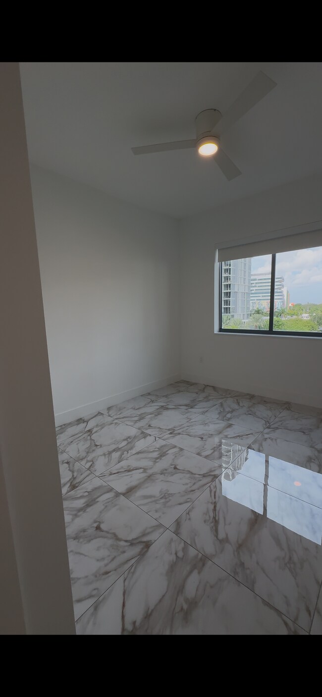 Foto del edificio - 213 NE 27th St