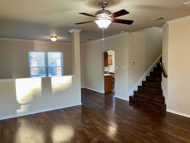 Building Photo - *Fantastic Home in Great Stone Oak Location*