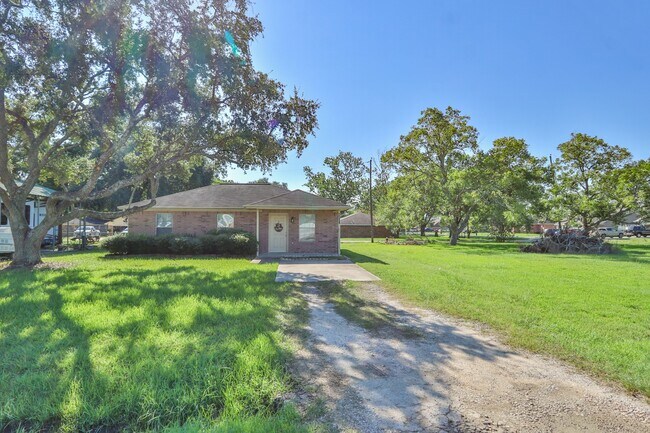 Building Photo - 4002 Avenue N 1/2