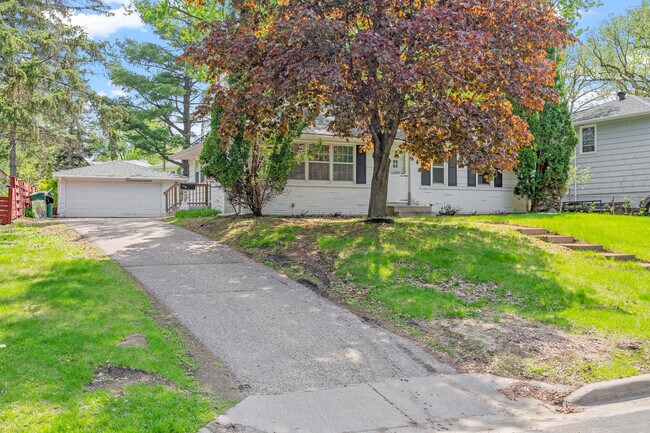 Foto del edificio - 4409 W 89th St