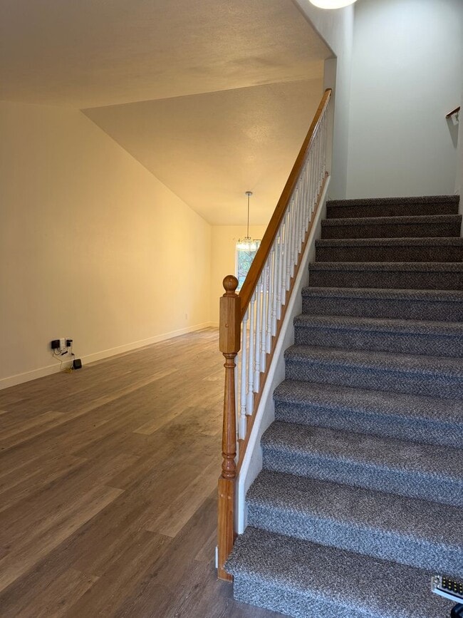 Foto del edificio - 4 Bedroom Duplex for Rent