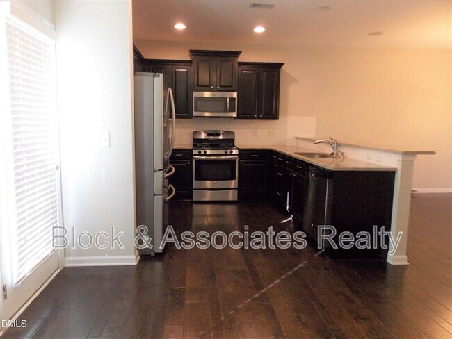 Building Photo - 509 N Tunstall Ave