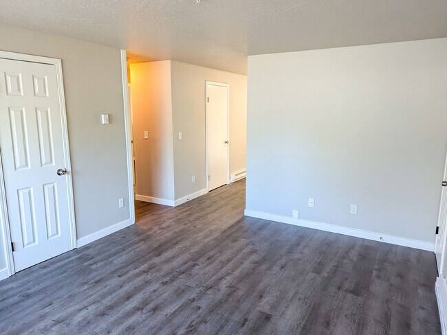 Foto del edificio - 3446-3462 Hadley St NE