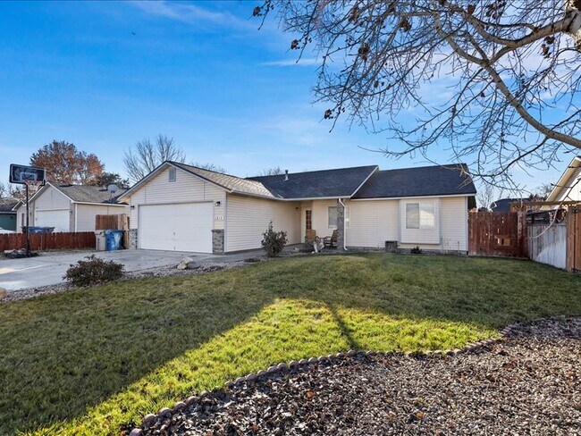 Building Photo - 2819 Bobcat Dr