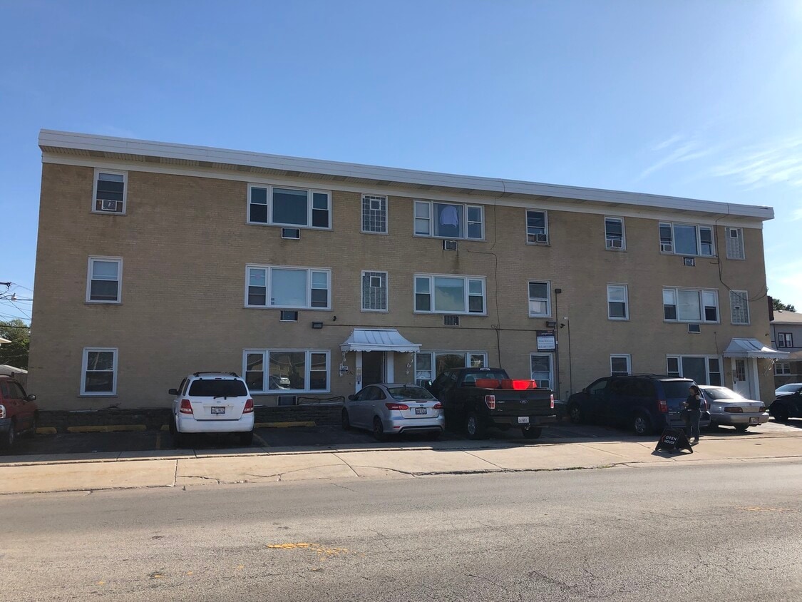 1910 Division St Unit 4, Melrose Park, IL 60160 Condo for Rent in