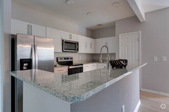 Interior Photo - Heritage Deerwood