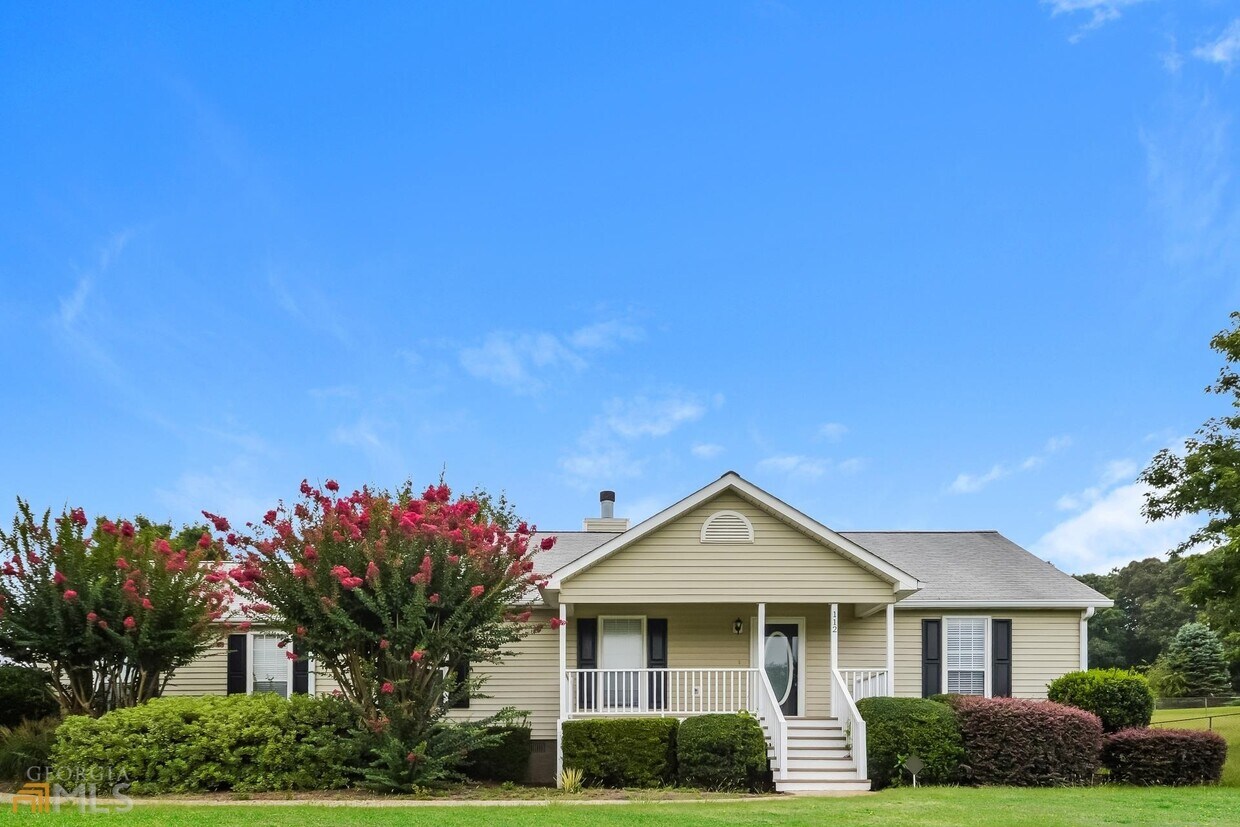 Foto principal - 112 Cedar Ridge Rd
