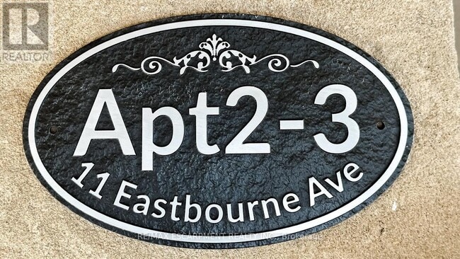Photo du bâtiment - 11-11 Eastbourne Ave