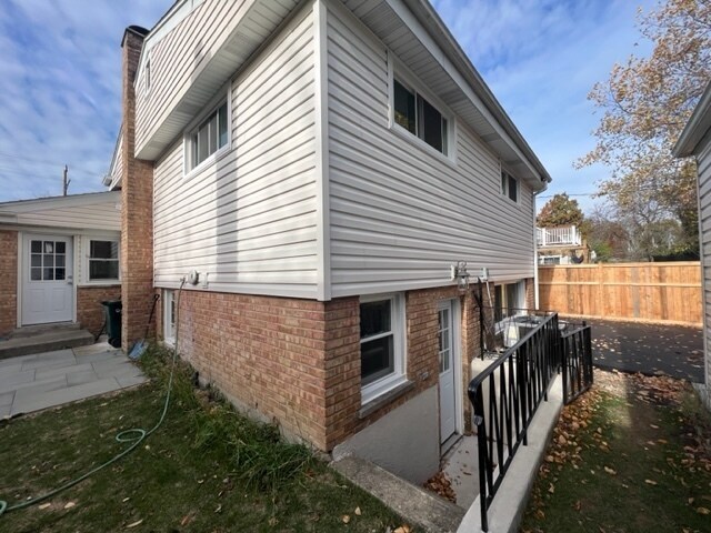 Foto del edificio - 451 Green Bay Rd