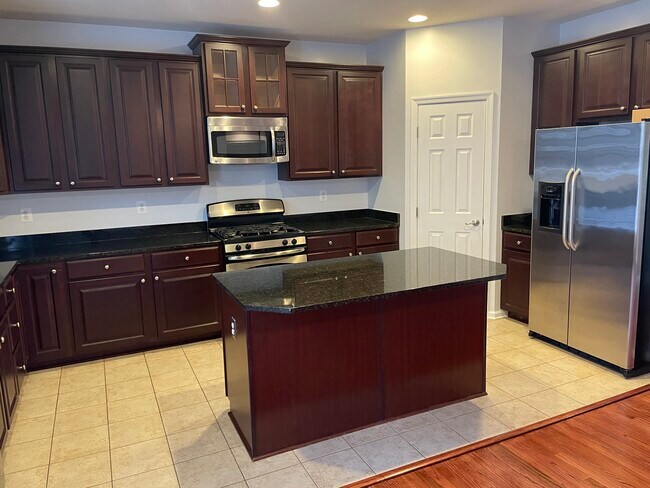 Kitchen - 4269 Talmadge Cir
