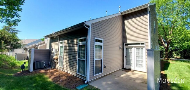 Building Photo - 5932 Hollow Wood Ct