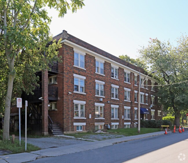 Photo principale - Gage Park Apartments
