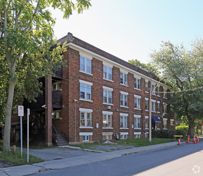 Primary Photo - Gage Park Apartments