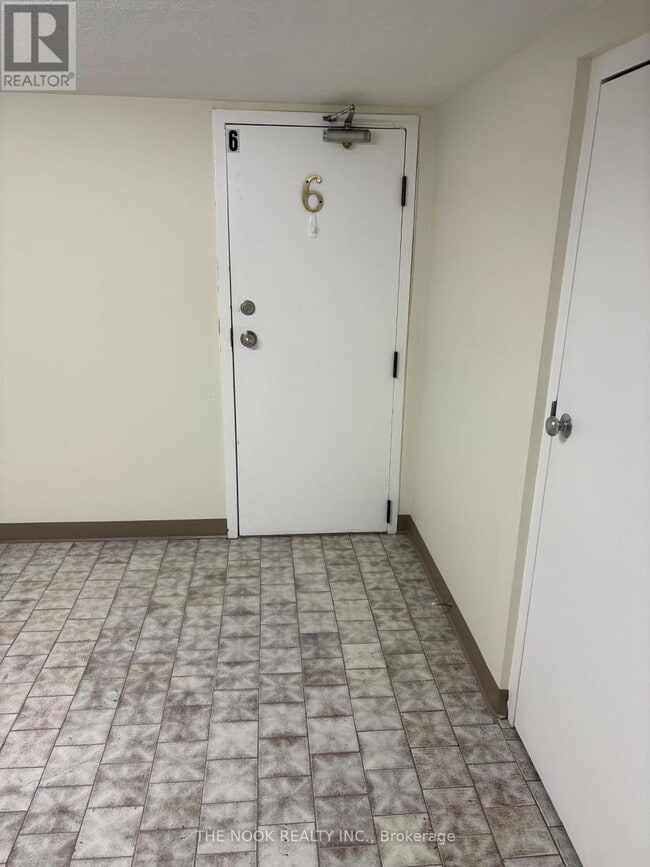 Photo du bâtiment - 174 Stevenson Rd S