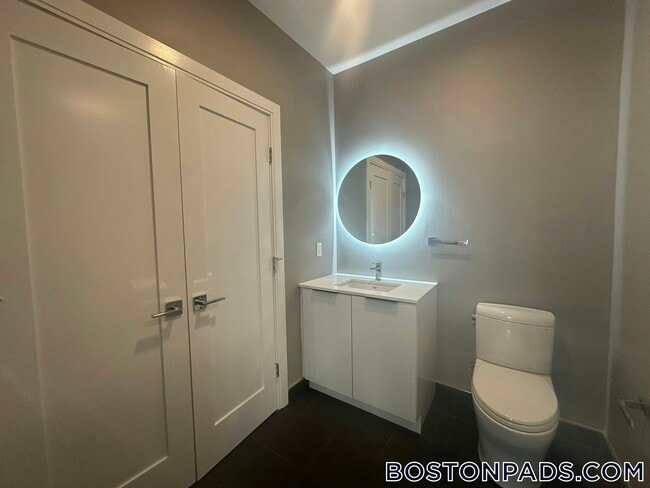 Foto del edificio - 656 Saratoga St