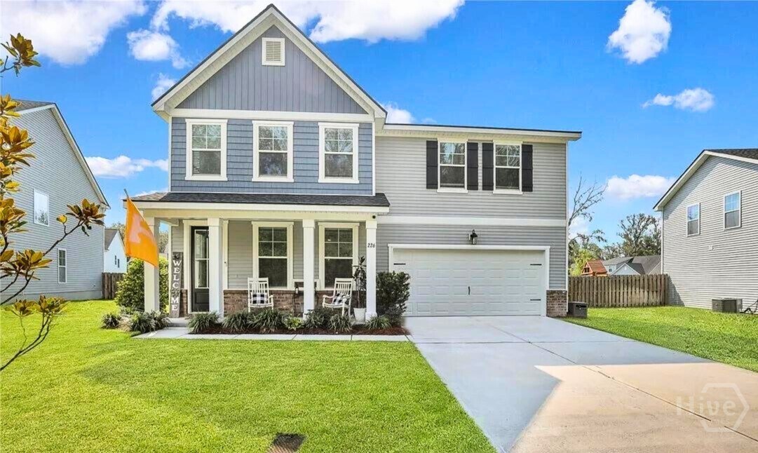 Primary Photo - 226 Whitaker Way N