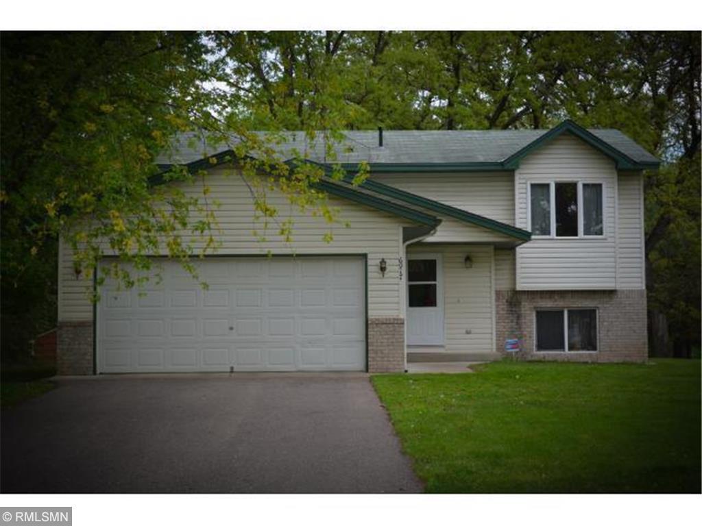 6917 Pleasant View Dr, Mounds View, MN 55112 House Rental in Mounds