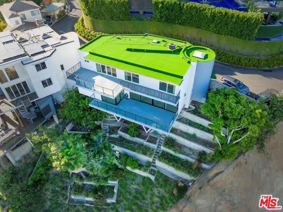 Foto principal - 8400 Franklin Ave