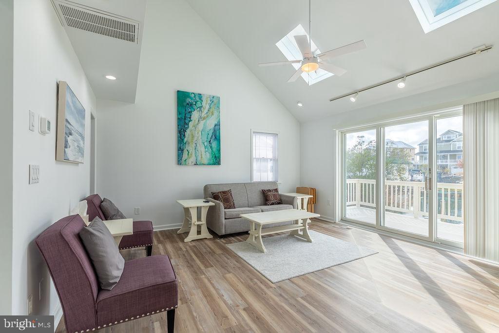 Foto principal - 10429 Brighton Rd