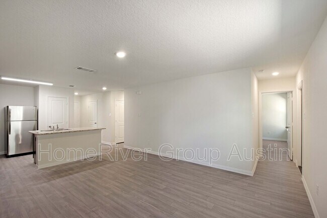 Building Photo - 806 Walnut Ave