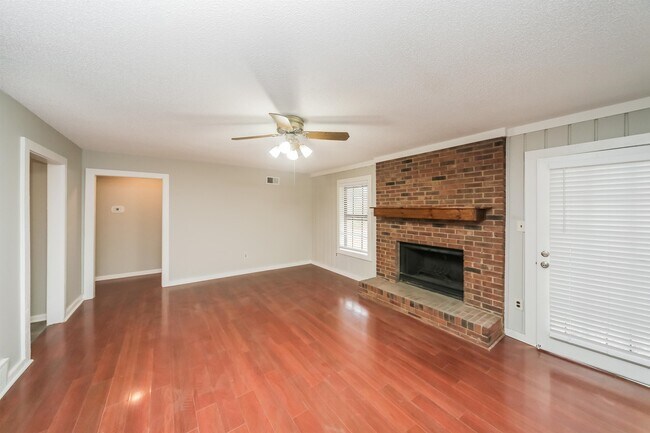 Foto del edificio - 4368 Oak Chase Cove