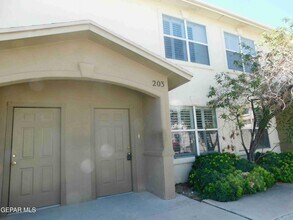 Building Photo - 10051 Railroad Dr