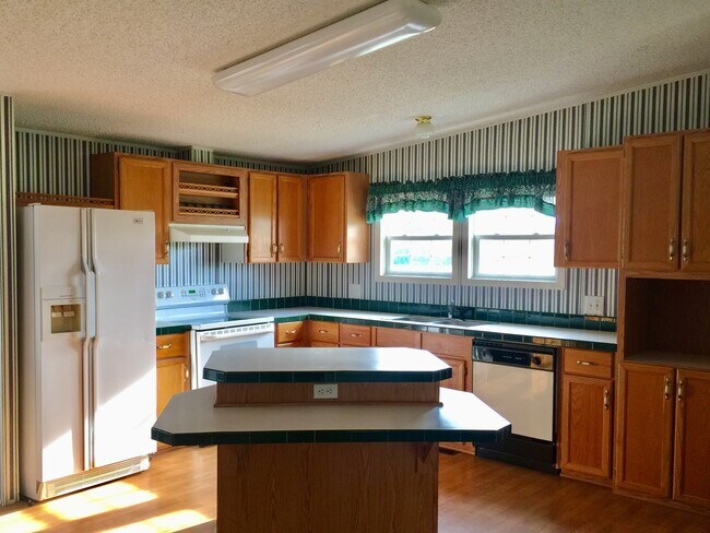 Building Photo - 629 Cypress Creek Rd