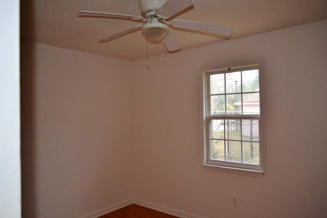 Building Photo - Apartment for Rent