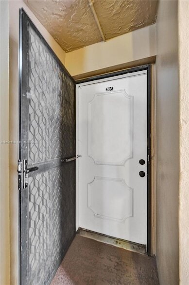 Foto del edificio - 9480 Tangerine Pl