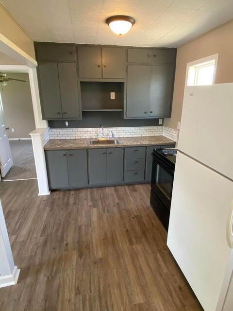 Building Photo - 114 E Russell St