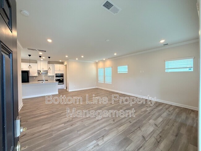 Building Photo - 629 Cranford Dr