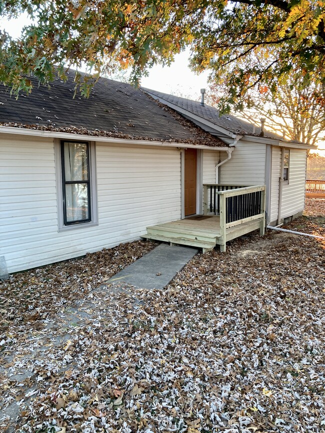 Entryway to Kitchen - 1214 S Bridge St