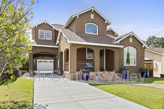 Building Photo - 2391 Palm Ave