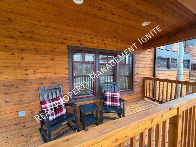 Foto del edificio - 453 S Pine St