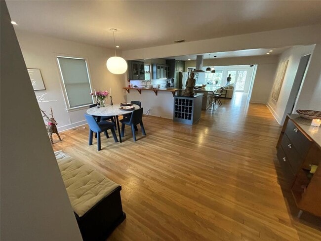 Building Photo - 1415 Travis Heights Blvd