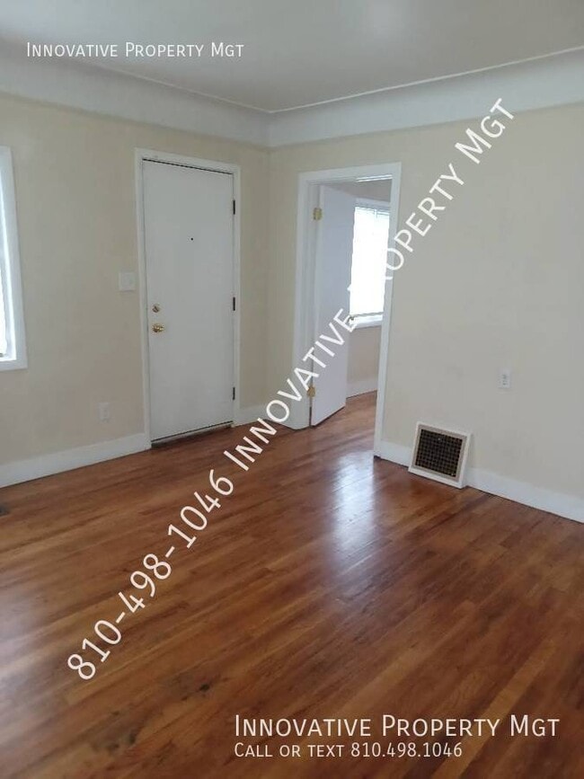 Building Photo - Recently updated 2 bedroom, 1 bath home in...