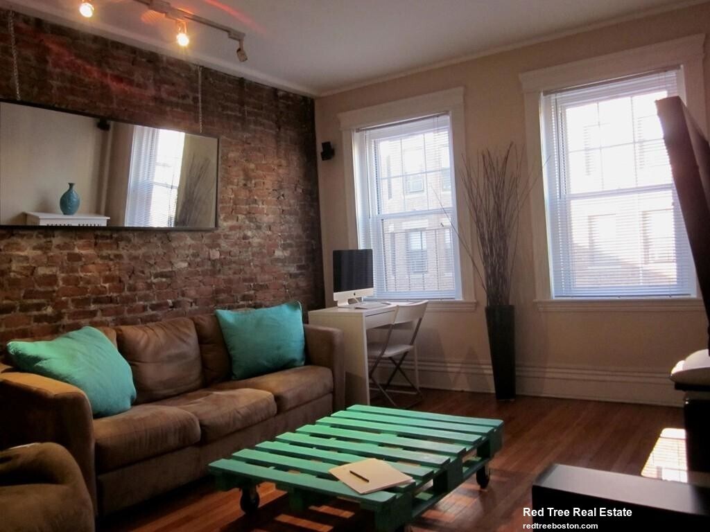 Primary Photo - 35 Queensberry St