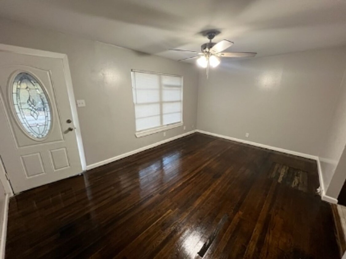 Primary Photo - Gorgeous Refinished Hardwood Floors!! 3/1 ...