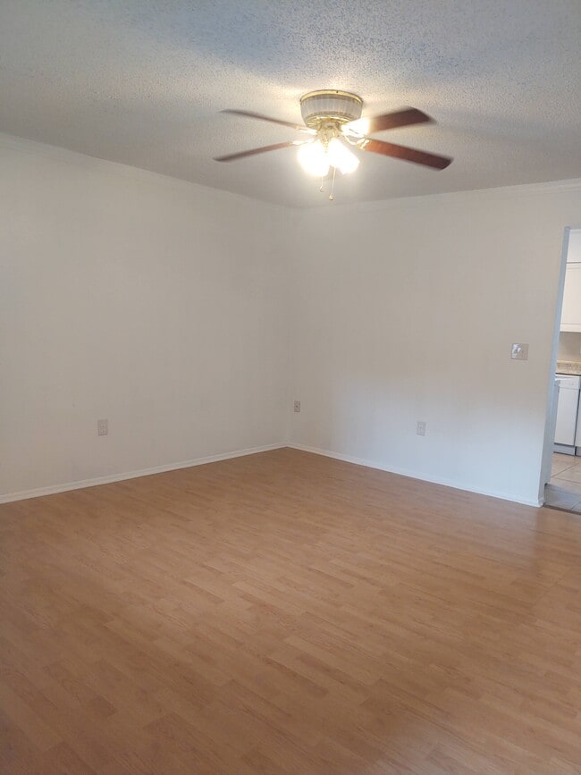 Building Photo - 4080 Homestead Dr