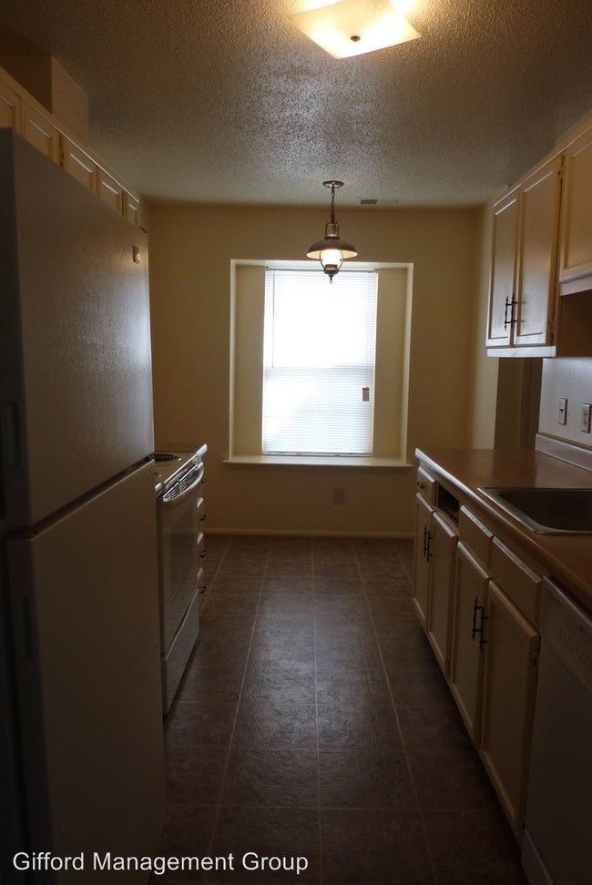 Building Photo - 2 br, 1.5 bath House - 3624 Sylvan Lane