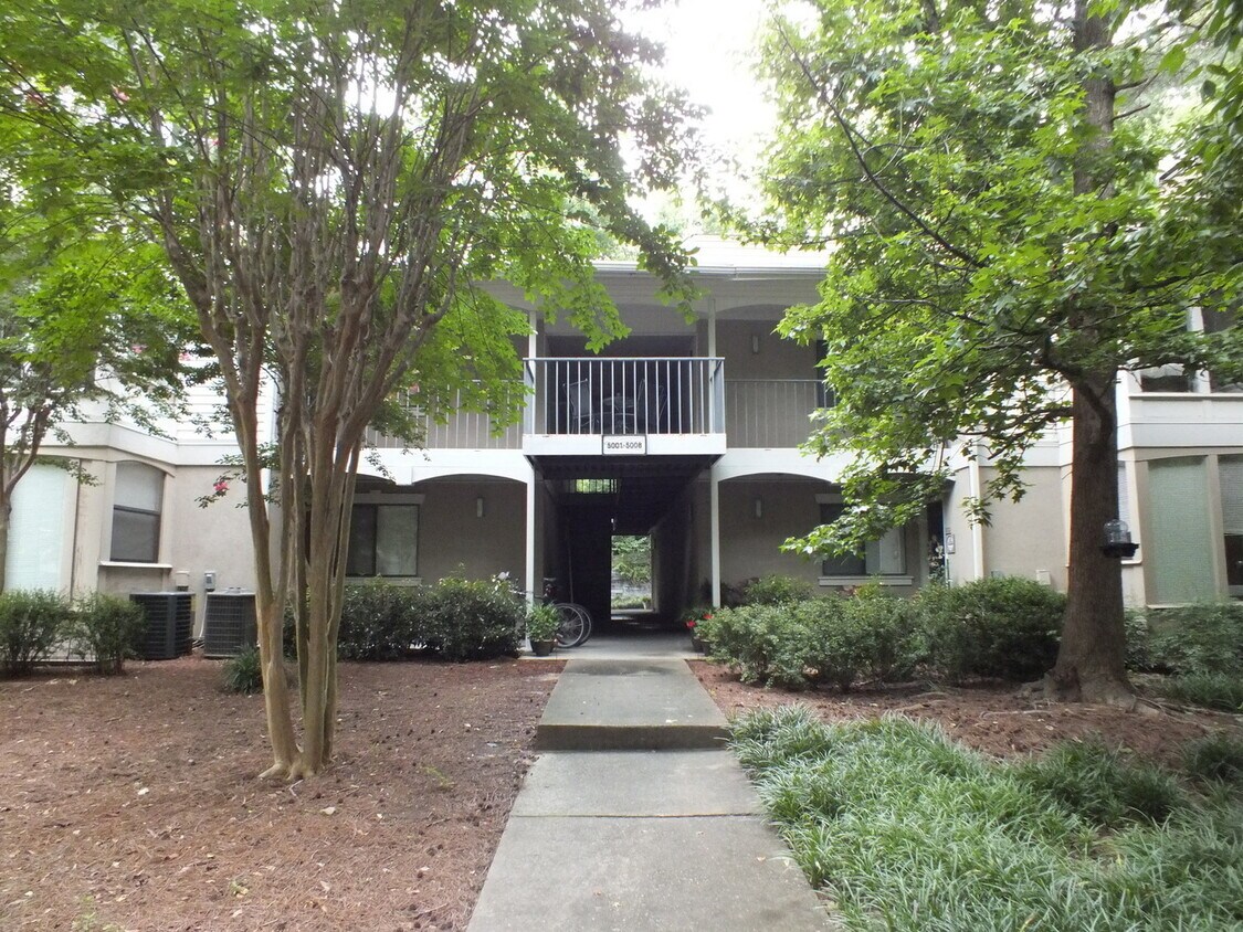 Foto principal - 5005 Wingate Way