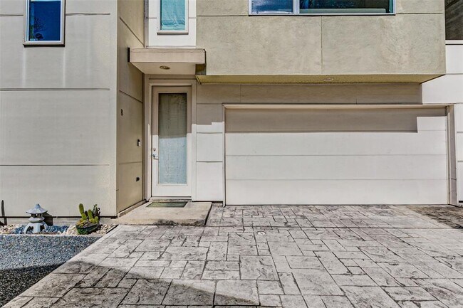 Building Photo - 1409 Laird St