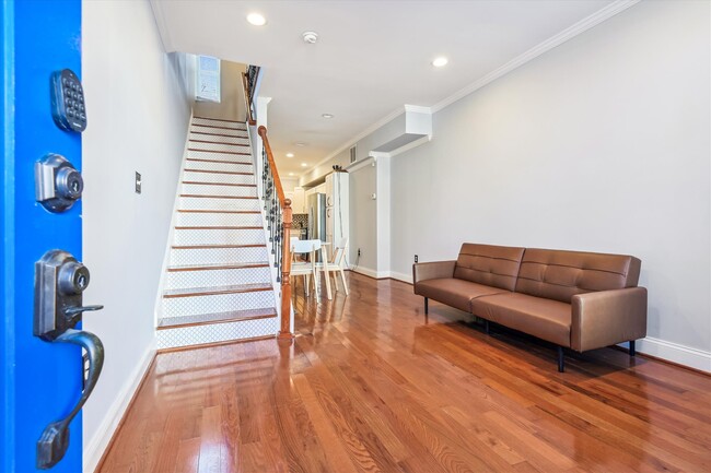 Photo - 1605 W Pratt St Townhome