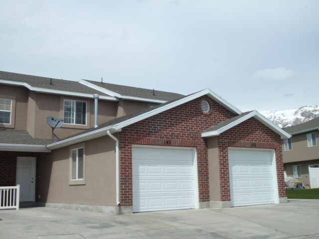 Primary Photo - Beautiful Harrisville Townhouse for Rent