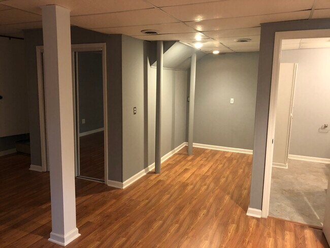 Extra space - 4622 Kings Down Rd