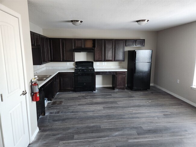 Foto del edificio - 724 E Ave N