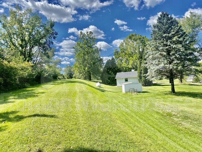 Building Photo - 3392 Ute Ave