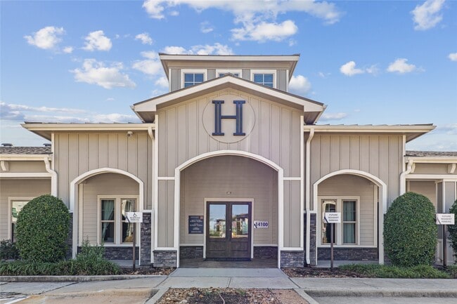 Foto del edificio - 14100 Will Clayton Pkwy