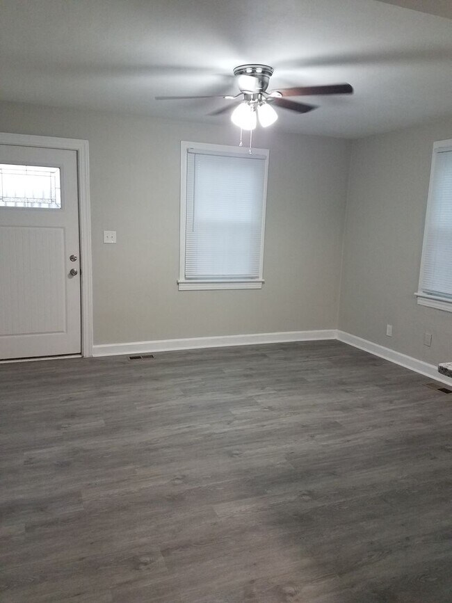 Foto del edificio - Renovated 5 BR Near ODU!